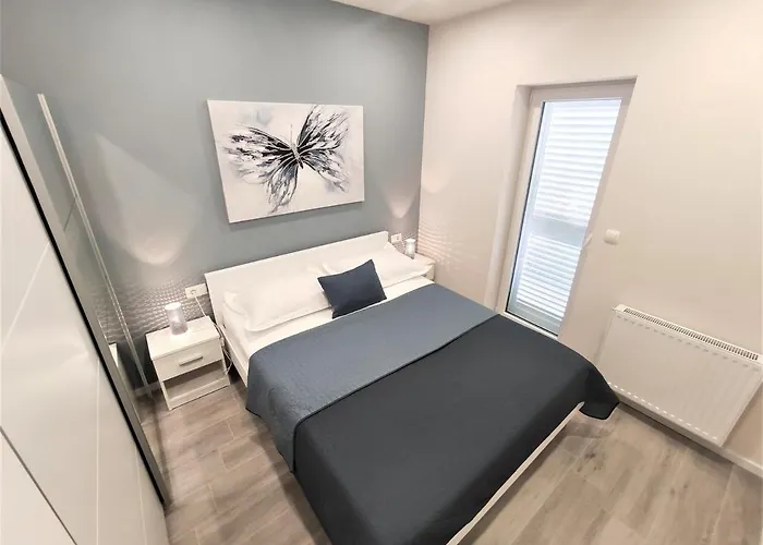 New Papillon * Макарска