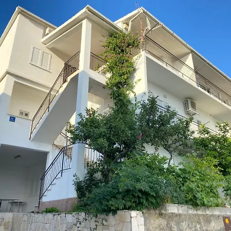 New Papillon * Makarska