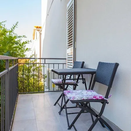Apartment New Papillon Makarska